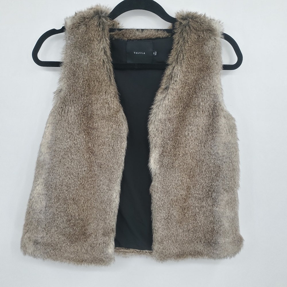☆☆ TALULA Faux Fur Vest Size XS Tan